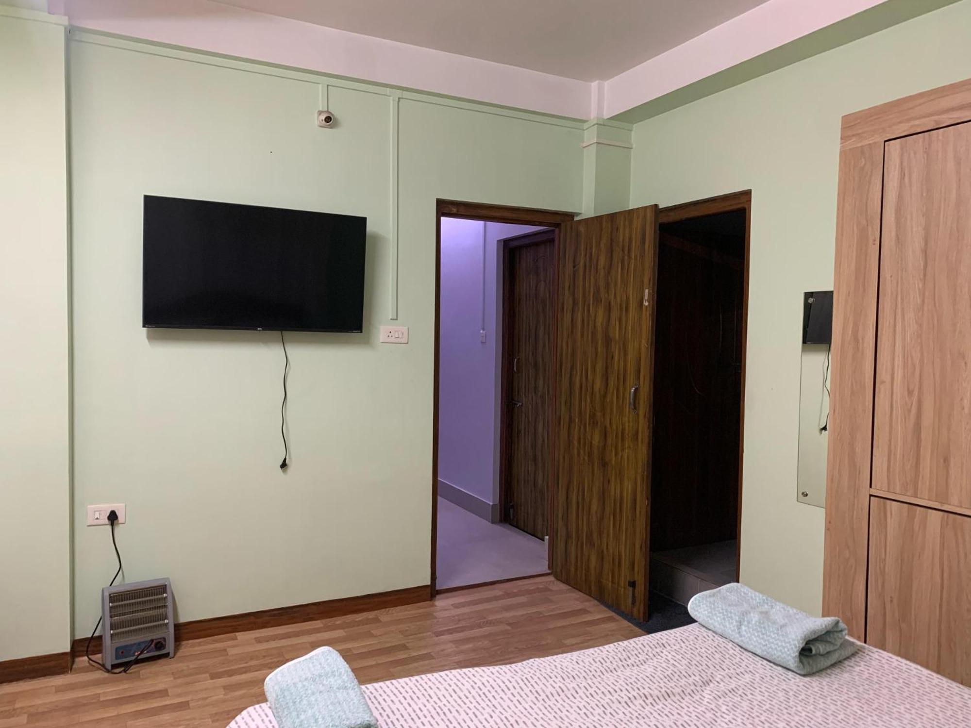 Cafe Sola Bnb Shillong Room photo